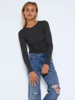 Noisy May LONG SLEEVED RUCHED TOP