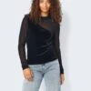 Noisy May VELVET MESH TOP
